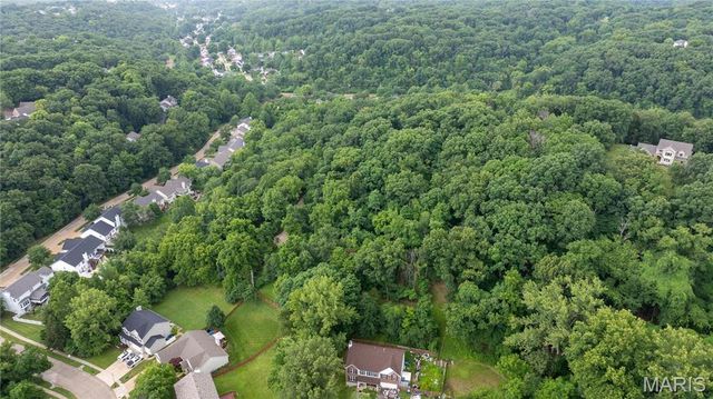 700 Old Kiefer Creek Road, Ballwin, MO 63021