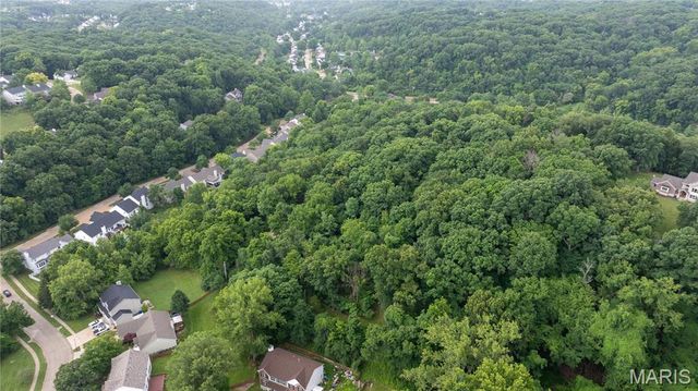700 Old Kiefer Creek Road, Ballwin, MO 63021