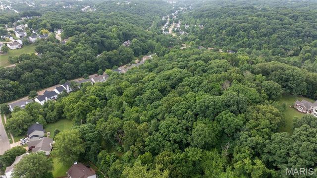 700 Old Kiefer Creek Road, Ballwin, MO 63021