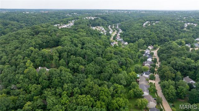 700 Old Kiefer Creek Road, Ballwin, MO 63021