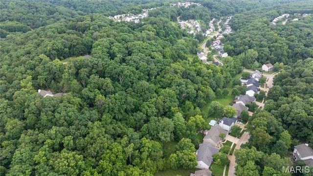 700 Old Kiefer Creek Road, Ballwin, MO 63021