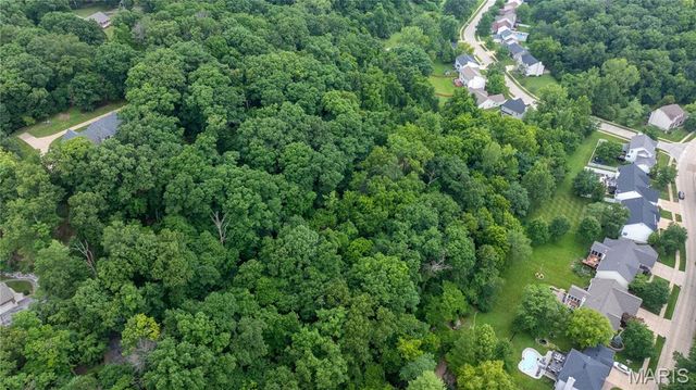 700 Old Kiefer Creek Road, Ballwin, MO 63021