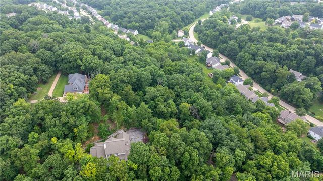 700 Old Kiefer Creek Road, Ballwin, MO 63021