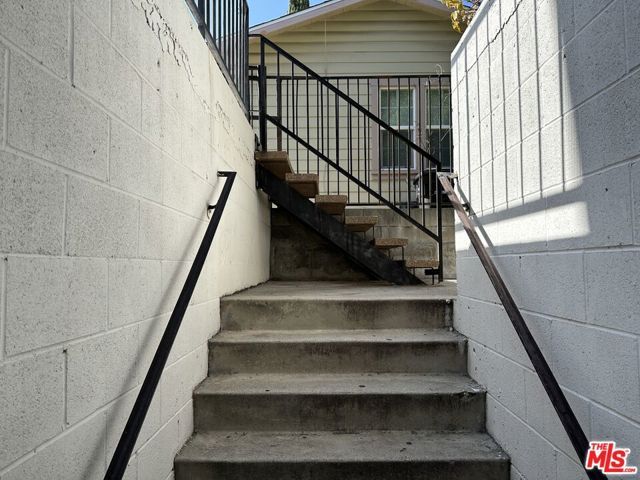 1001 Orange Grove Avenue, Glendale, CA 91205