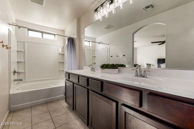 5225 E ENID Avenue 109, Mesa, AZ 85206