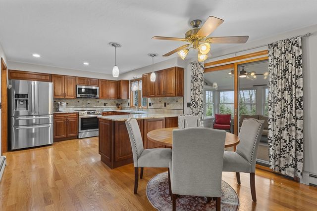 16 Flint Pond Rd, Worcester, MA 01604