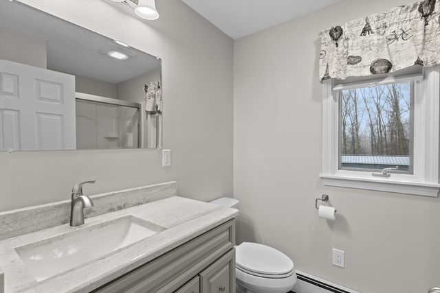 16 Flint Pond Rd, Worcester, MA 01604