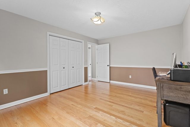 16 Flint Pond Rd, Worcester, MA 01604