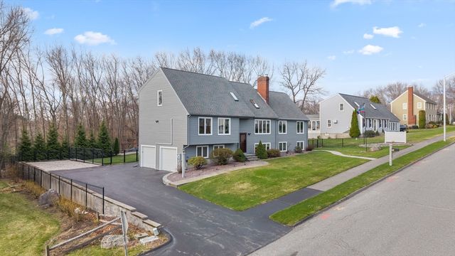 16 Flint Pond Rd, Worcester, MA 01604