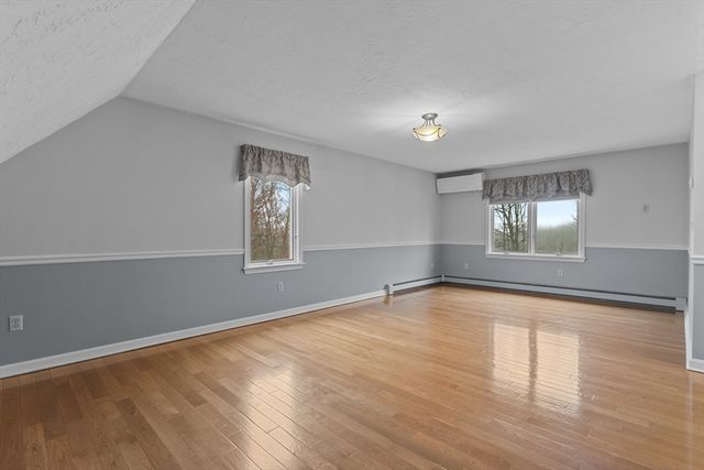 16 Flint Pond Rd, Worcester, MA 01604