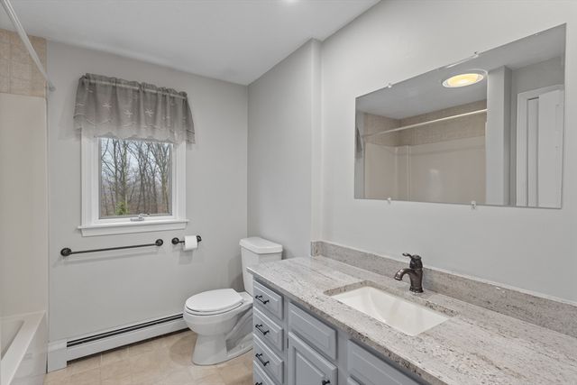 16 Flint Pond Rd, Worcester, MA 01604