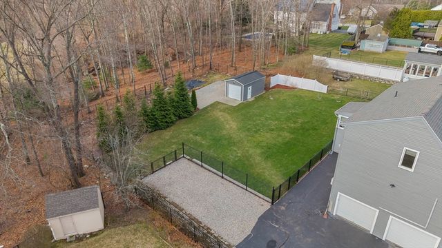 16 Flint Pond Rd, Worcester, MA 01604