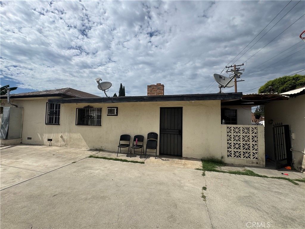 3154 Tecumseh, South Gate, CA 90280 — photo 2