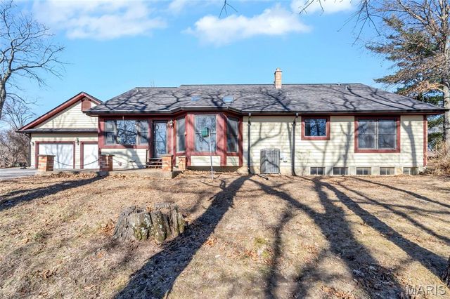 3439 Bluff View Drive, St Charles, MO 63303