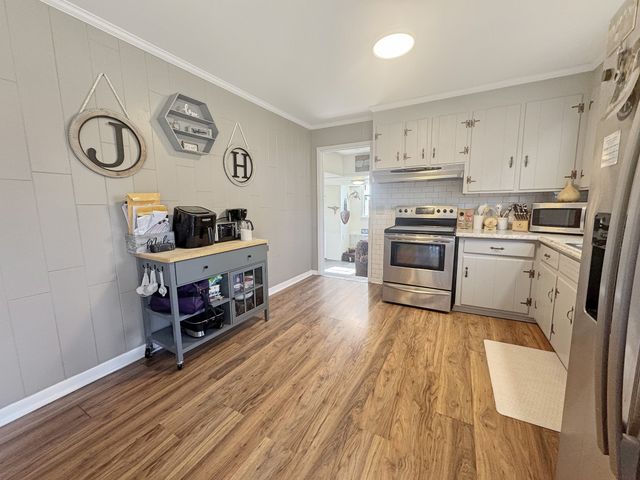 203 Landiss Ave, Cumberland City, TN 37050