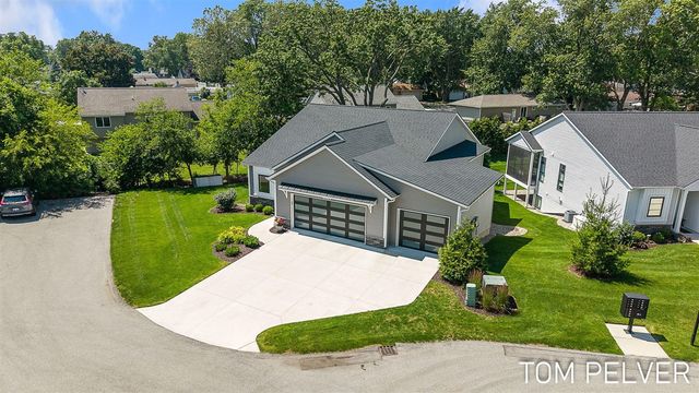 5659 Vandebunte Court 18, Hudsonville, MI 49426