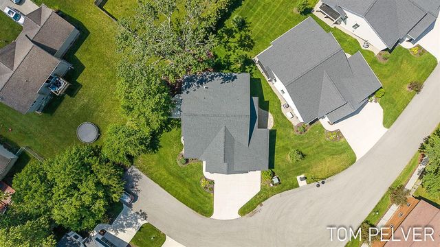 5659 Vandebunte Court 18, Hudsonville, MI 49426