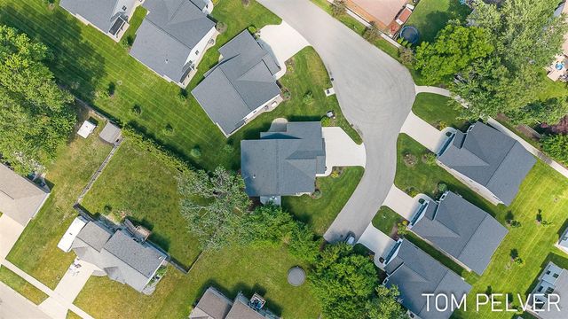 5659 Vandebunte Court 18, Hudsonville, MI 49426