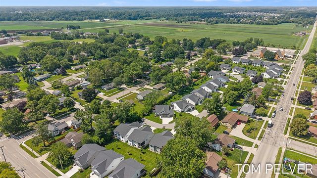 5659 Vandebunte Court 18, Hudsonville, MI 49426