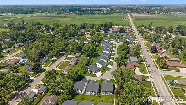 5659 Vandebunte Court 18, Hudsonville, MI 49426