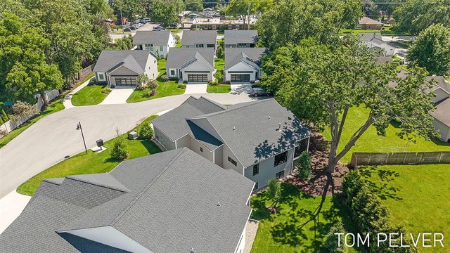 5659 Vandebunte Court 18, Hudsonville, MI 49426