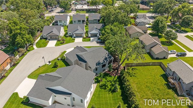 5659 Vandebunte Court 18, Hudsonville, MI 49426