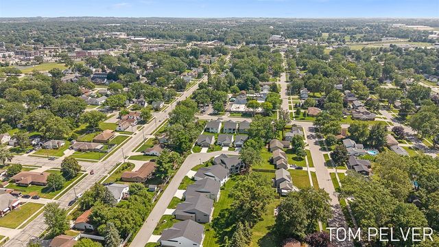 5659 Vandebunte Court 18, Hudsonville, MI 49426