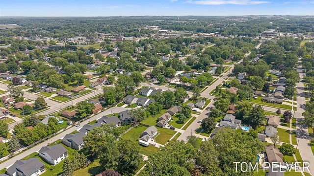 5659 Vandebunte Court 18, Hudsonville, MI 49426