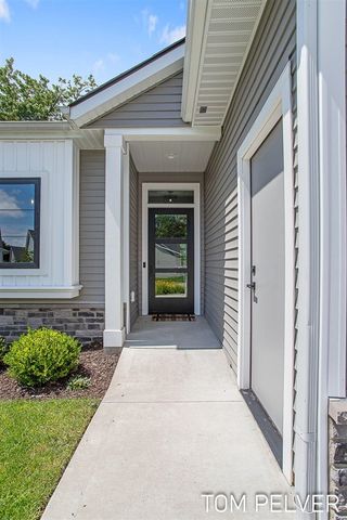 5659 Vandebunte Court 18, Hudsonville, MI 49426