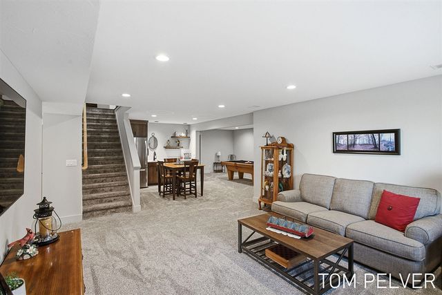 5659 Vandebunte Court 18, Hudsonville, MI 49426