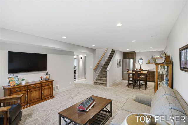 5659 Vandebunte Court 18, Hudsonville, MI 49426