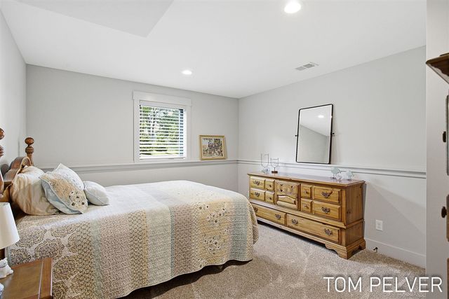 5659 Vandebunte Court 18, Hudsonville, MI 49426