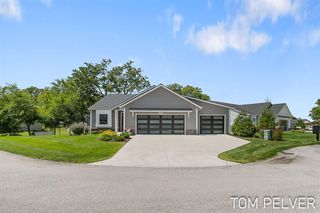 5659 Vandebunte Court 18, Hudsonville, MI 49426