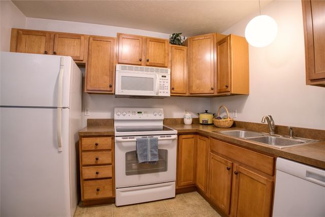 416-438 HILLCREST Drive, Edinboro, PA 16412