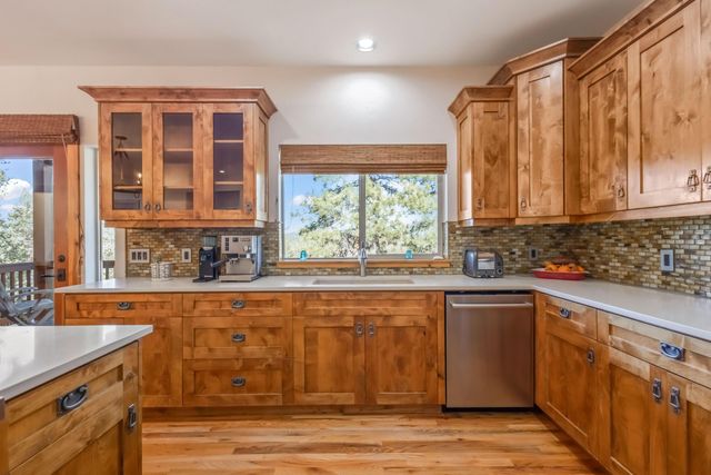 69590 Omaha Road, Sisters, OR 97759