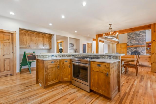 69590 Omaha Road, Sisters, OR 97759