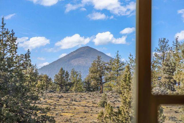 69590 Omaha Road, Sisters, OR 97759