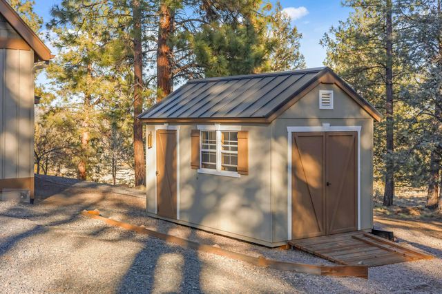 69590 Omaha Road, Sisters, OR 97759