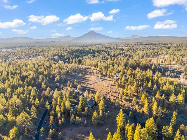 69590 Omaha Road, Sisters, OR 97759