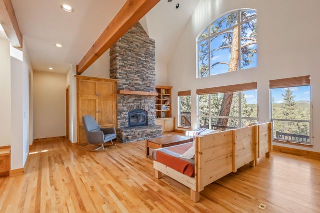 69590 Omaha Road, Sisters, OR 97759