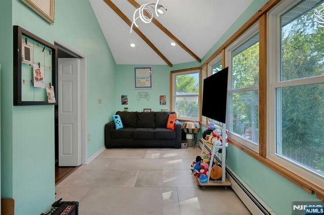 10 Ronald Terrace, Springfield, NJ 07081