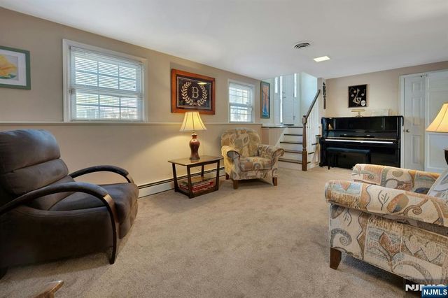 10 Ronald Terrace, Springfield, NJ 07081