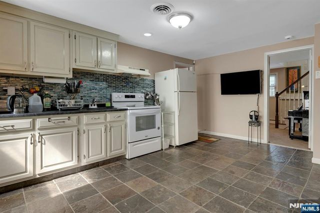 10 Ronald Terrace, Springfield, NJ 07081