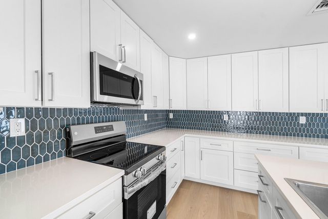 325 SW 8TH Avenue, Delray Beach, FL 33444