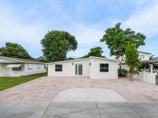 325 SW 8TH Avenue, Delray Beach, FL 33444