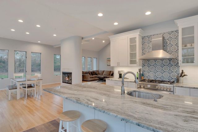 35 Bay Avenue W, Hampton Bays, NY 11946