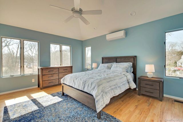 35 Bay Avenue W, Hampton Bays, NY 11946