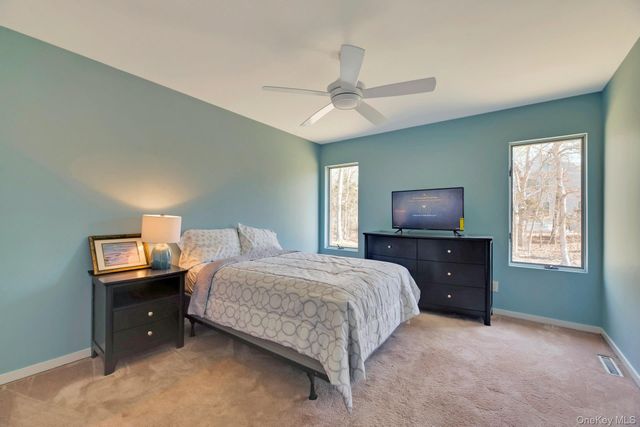 35 Bay Avenue W, Hampton Bays, NY 11946