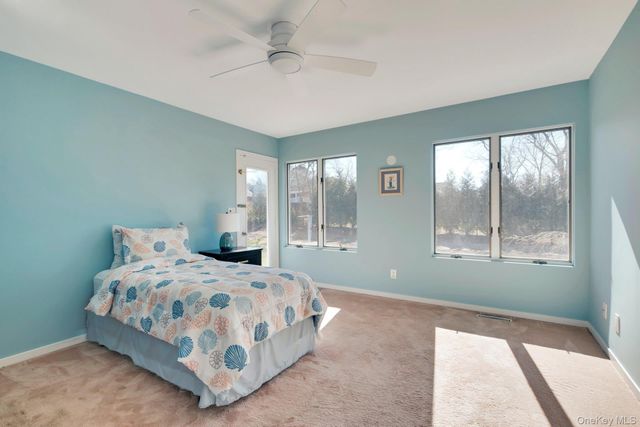 35 Bay Avenue W, Hampton Bays, NY 11946
