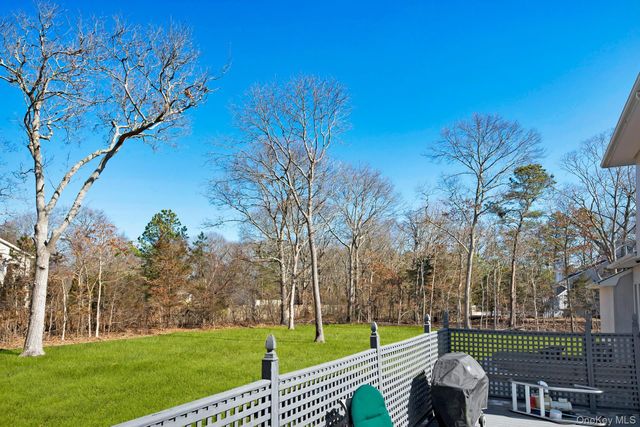 35 Bay Avenue W, Hampton Bays, NY 11946